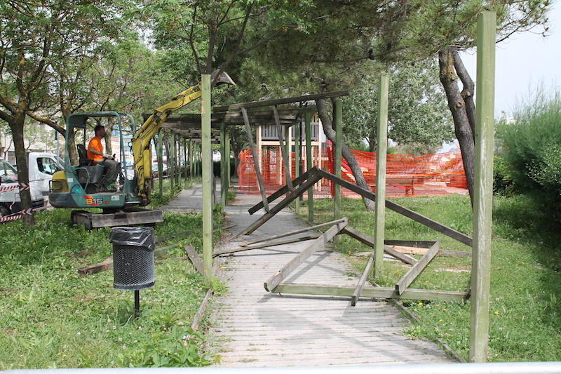 Ai Giardini al Mare tornano i “ladri di cellulare”