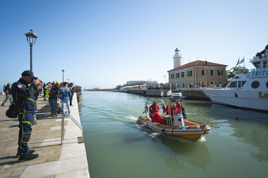 La protezione civile nazionale fa pratica a Cesenatico