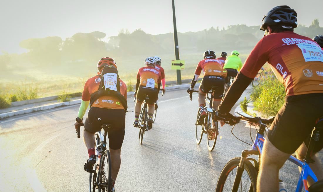 Gruppo di ciclo-amatori di Cesenatico fermati a Gambettola!