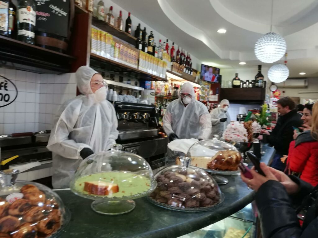 Serrata totale almeno fino a Pasqua. E poi…