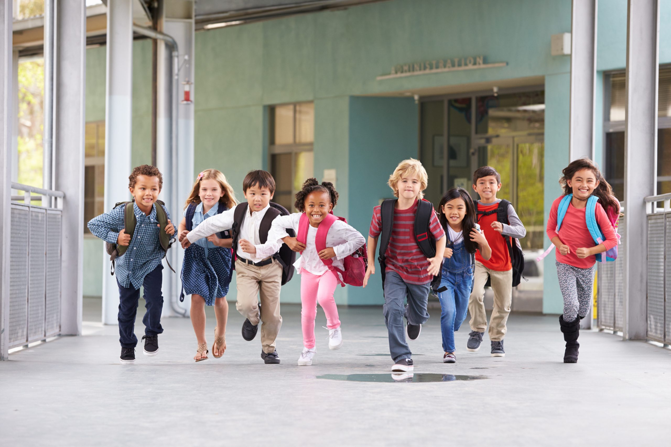 Alunni di nuovo a scuola (ma solo per svuotare gli armadietti)