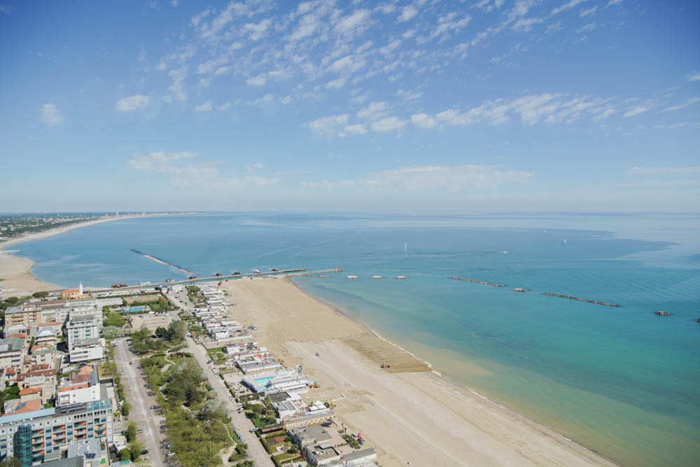 Cesenatico, il suo mare e la spiaggia. Il video anti nostalgia