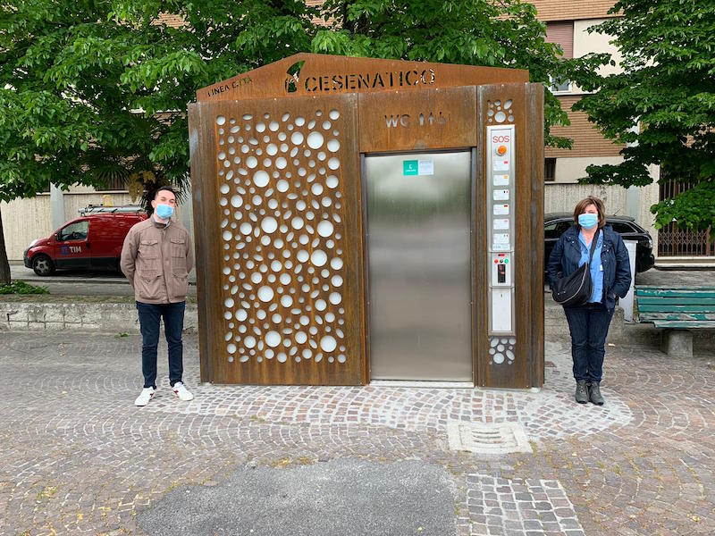 Piazza del Monte e parco di Levante: attivi i nuovi servizi igienici