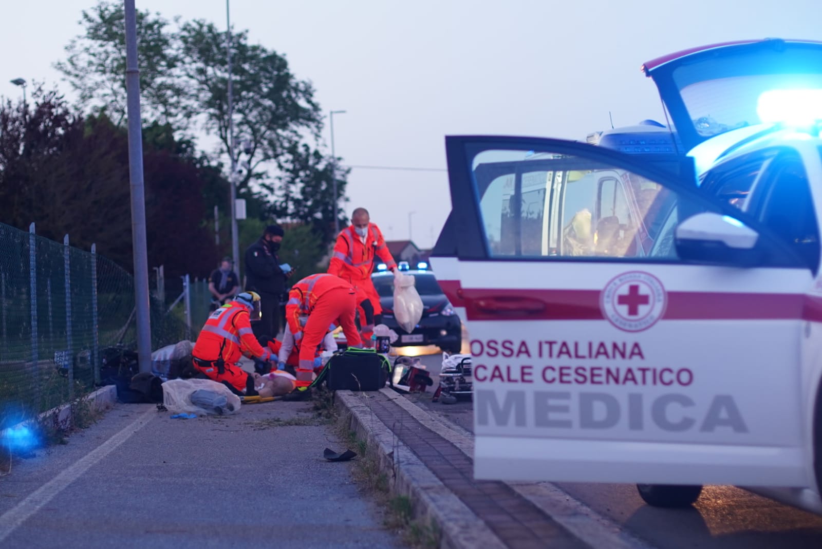 Auto contro gruppo di ciclisti: due morti nel cesenate