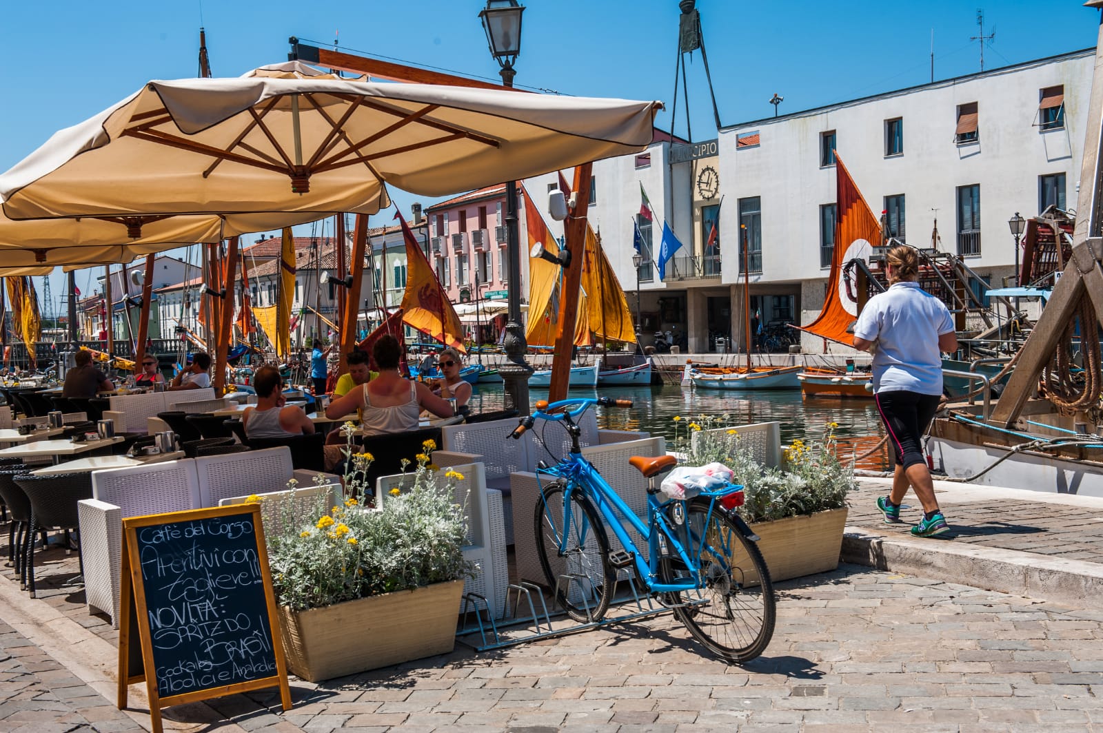 Suolo pubblico, via all’installazione (gratuita) di gazebo ed ombrelloni