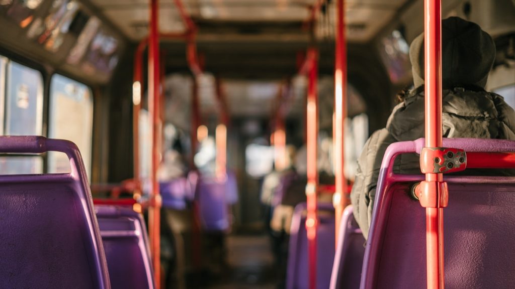 bus tram trasporto pubblico