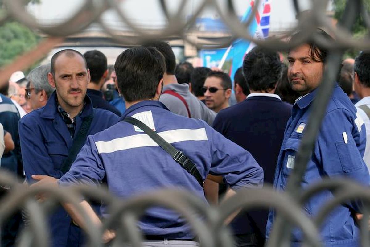 “Fabbriche aperte ad agosto”, l’ultima spallata al turismo