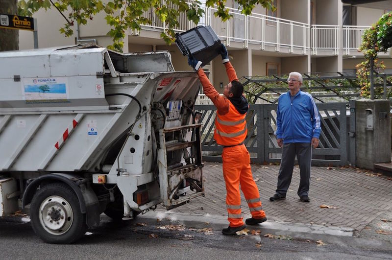 Rifiuti a Cesenatico: la lettera dei 5 Stelle