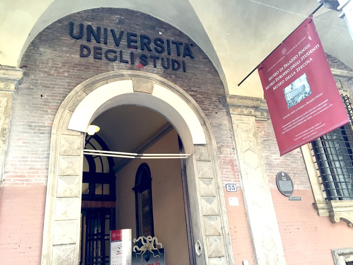 Università, maxi-truffe sulle borse di studio in Emilia Romagna