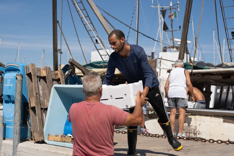 Riparte la pesca con l’emozionante rito di mezzanotte