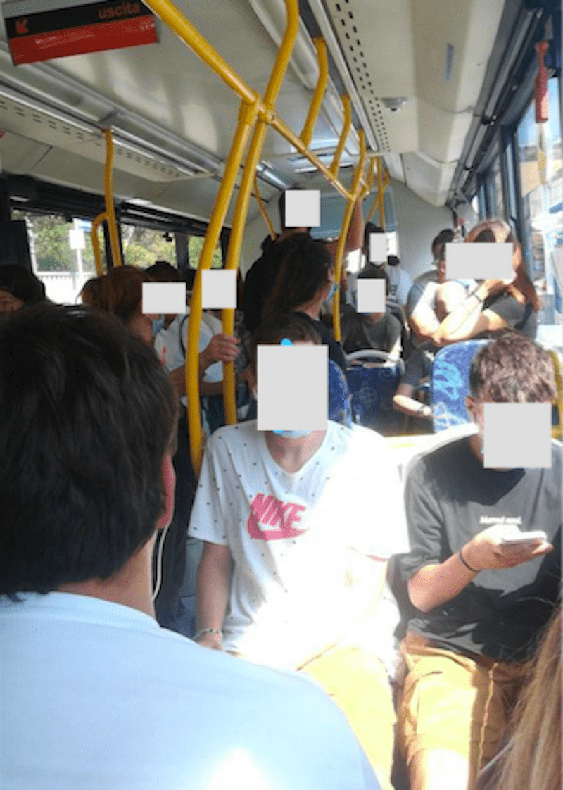 Un 17enne magrebino scatena il panico sull’autobus per Cesena
