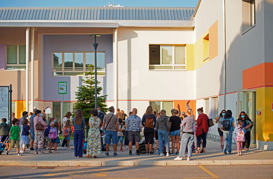 Il 6 gennaio in zona rossa, il giorno dopo tutti a scuola. E’ giusto?