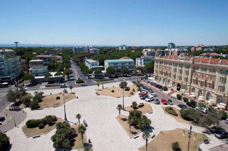 Sicurezza, vigilanza armata in Piazza Costa