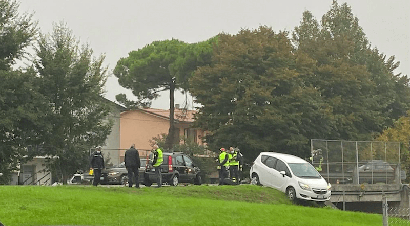 Auto fuori strada: Statale in tilt LE FOTO