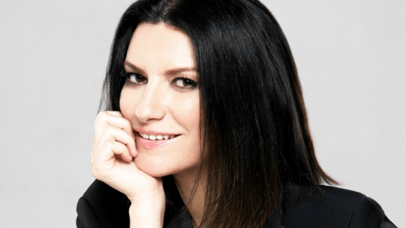 Pausini: “Maradona non può fare più notizia delle donne abusate”