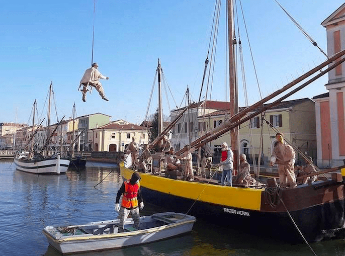 Parte l’allestimento del Presepe della Marineria di Cesenatico