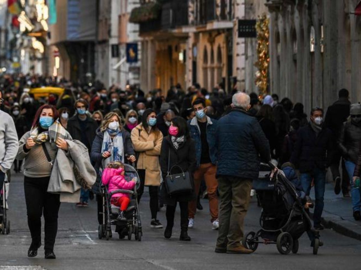 A Natale faremo in media sei regali e spenderemo 260 euro a testa