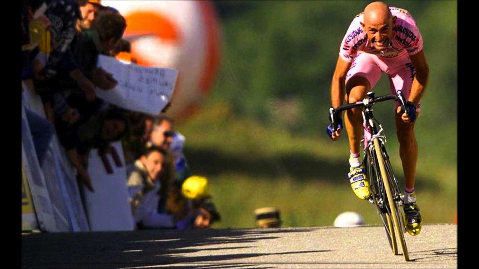 Oggi il ct Cassani consegnerà la bici del Tour a mamma Tonina