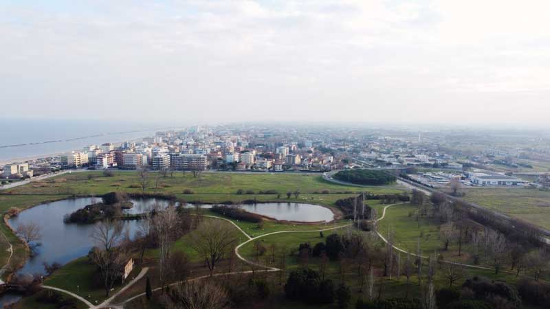 Divieto di accesso e sosta al parco di Ponente, di Levante e Pineta di Zadina