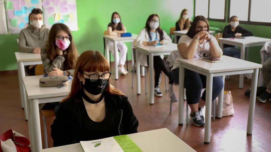 Scuola col brivido: basta un caso e tutta la classe va in quarantena