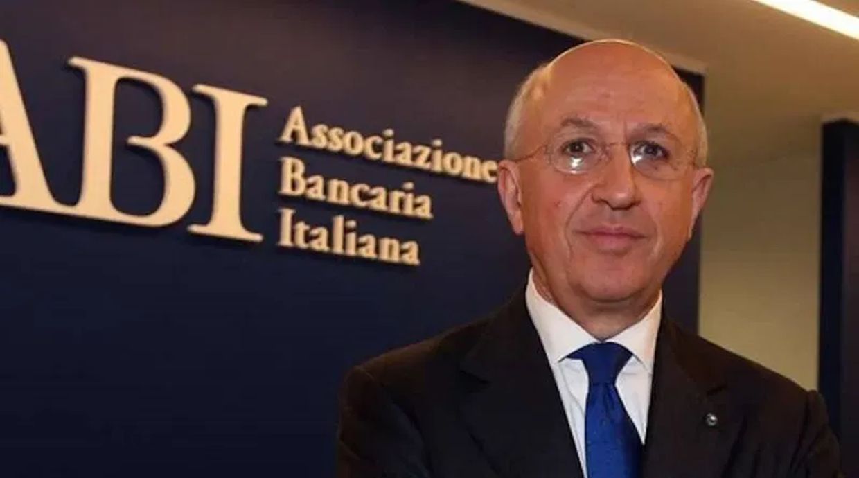 Apre una nuova banca in piazza Ubaldo Comandini