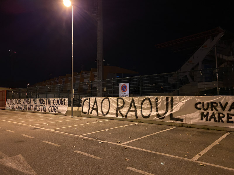 La Curva Mare omaggia Raoul Casadei FOTO