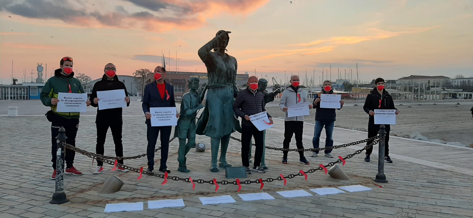 8 marzo, il flashmob di Cesenatico VIDEO