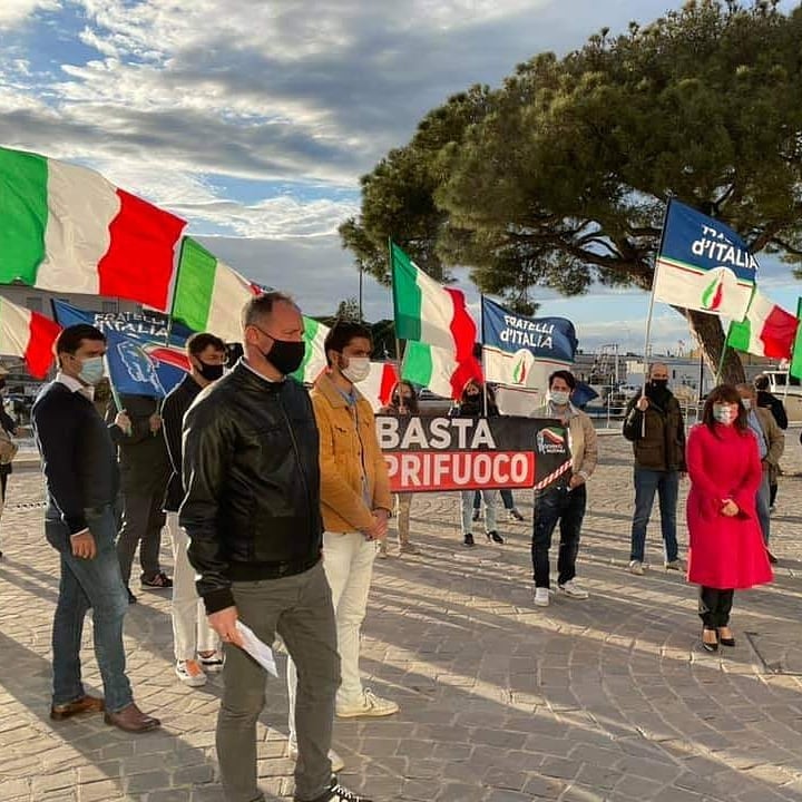 flash mob fratelli italia