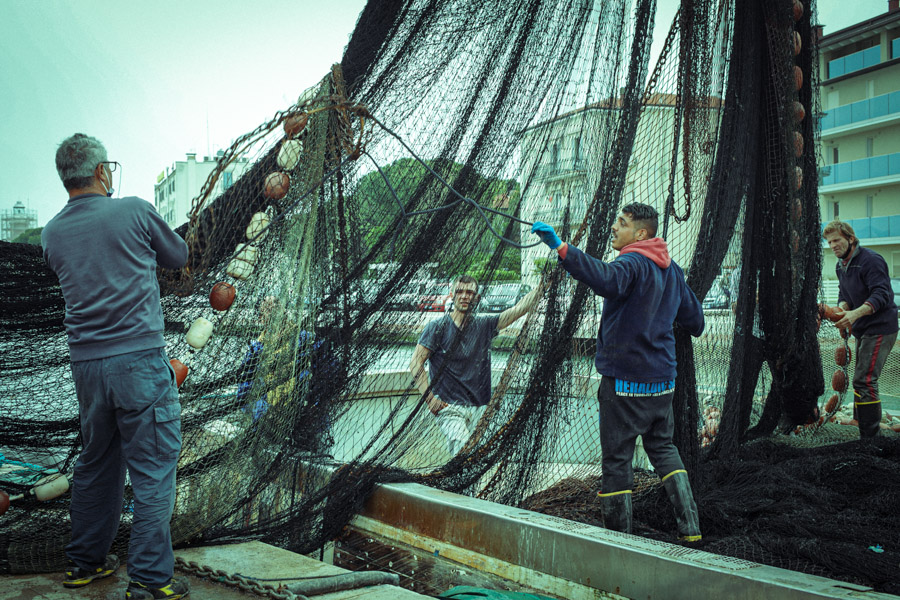 Carocarburante, pesca in ginocchio. “Siamo in secca”