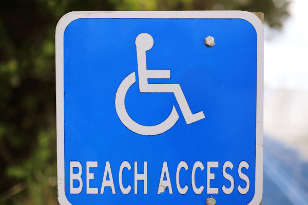 accesso disabili in spiaggia