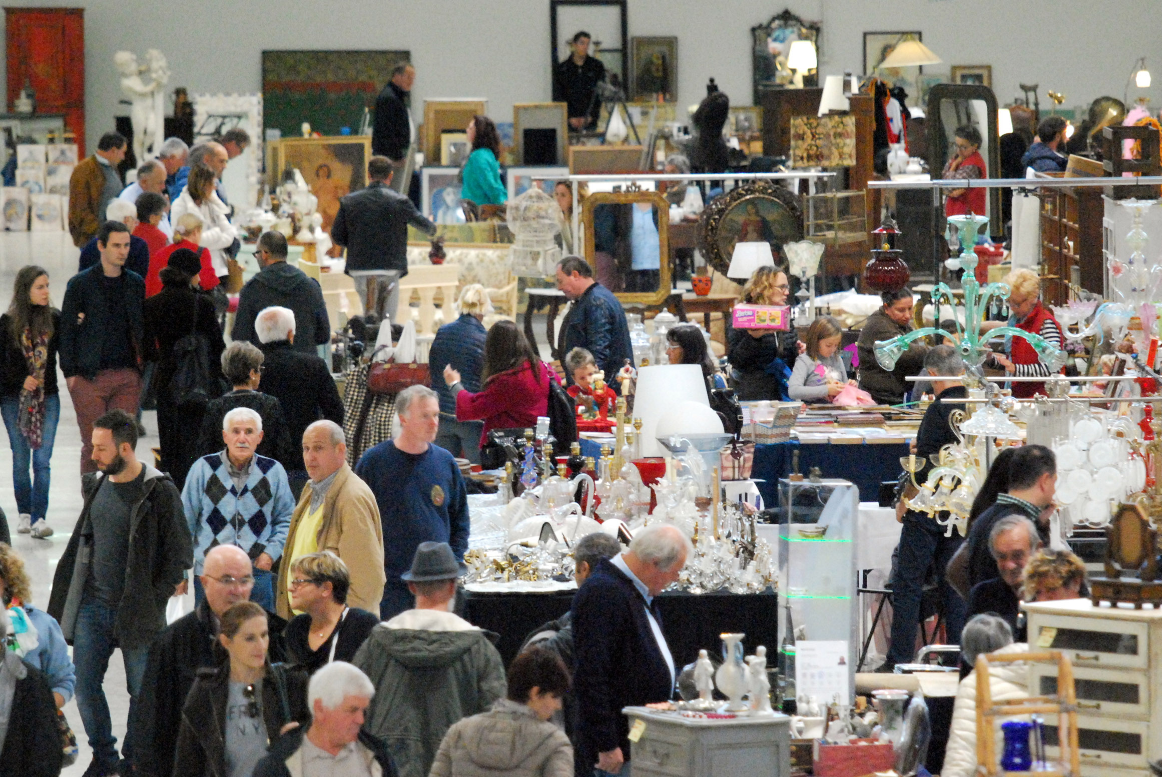 Il mercatino dell’antiquariato in centro a Cesena