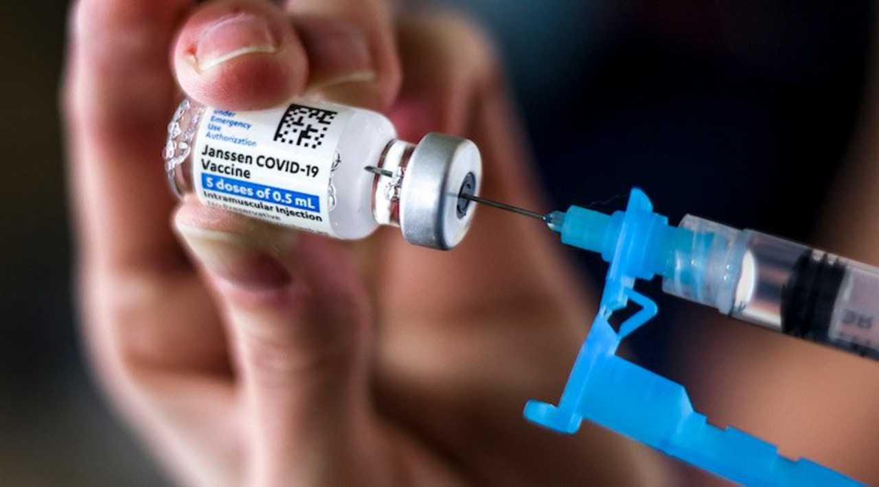 Vaccino Covid: terza dose per i sanitari non dipendenti Ausl