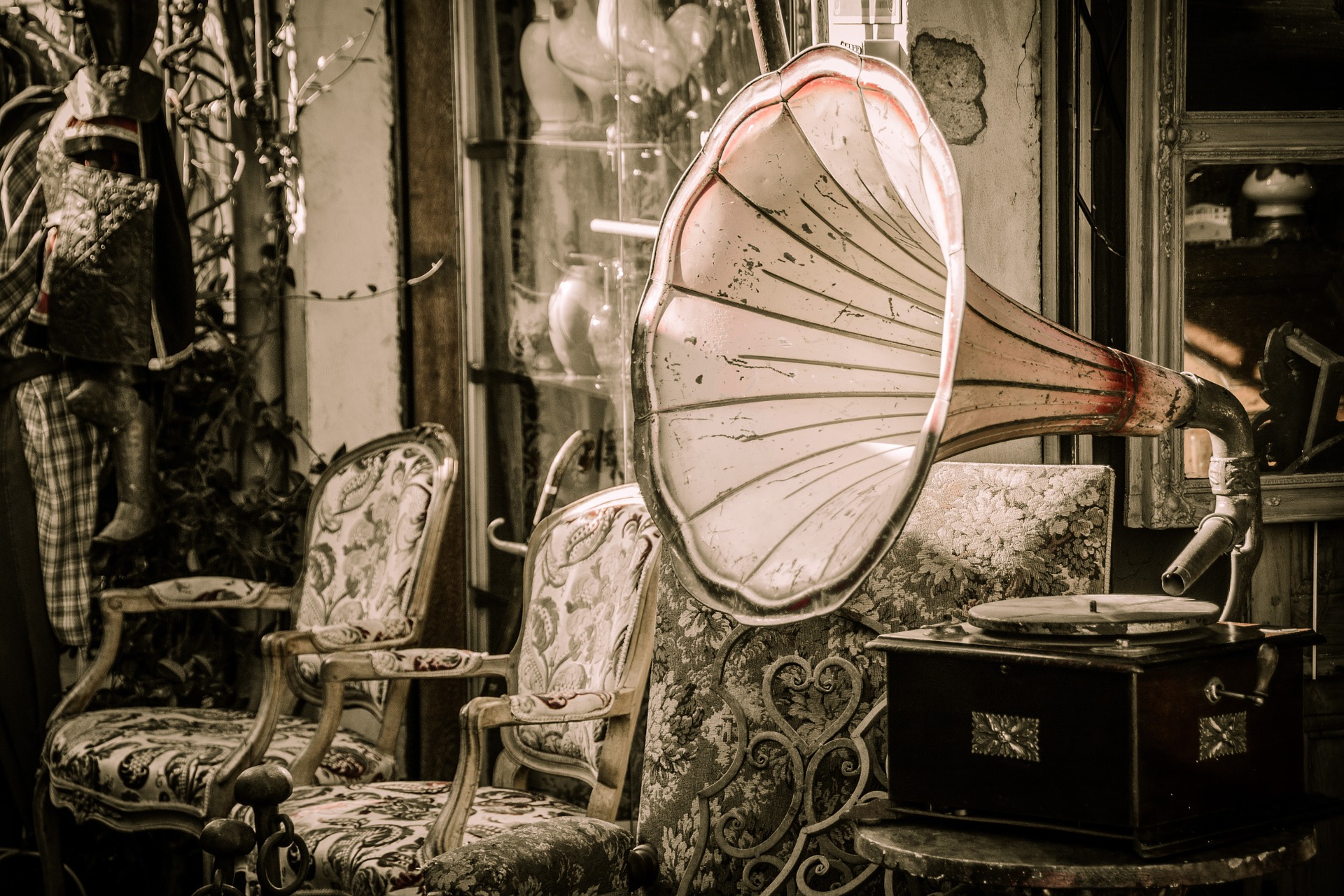 In piazza Costa il martedì sera è dedicato al vintage