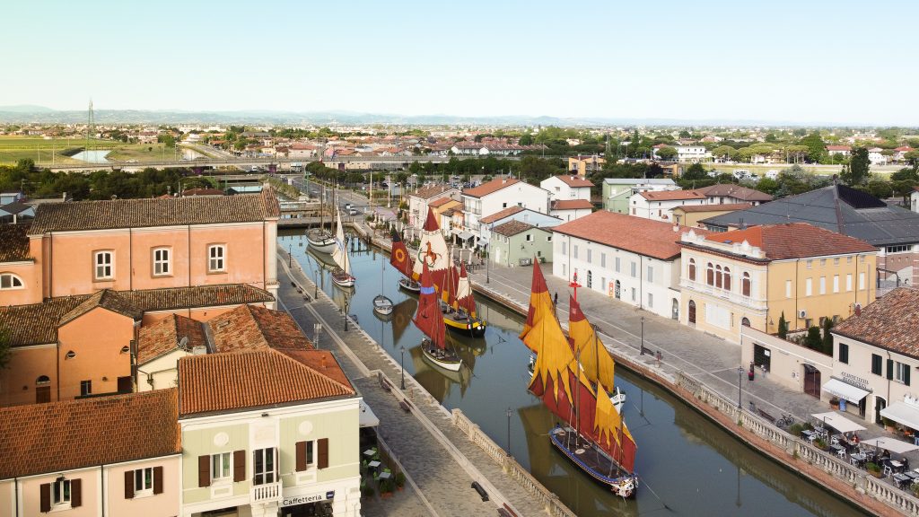 porto canale cesenatico dall'alto