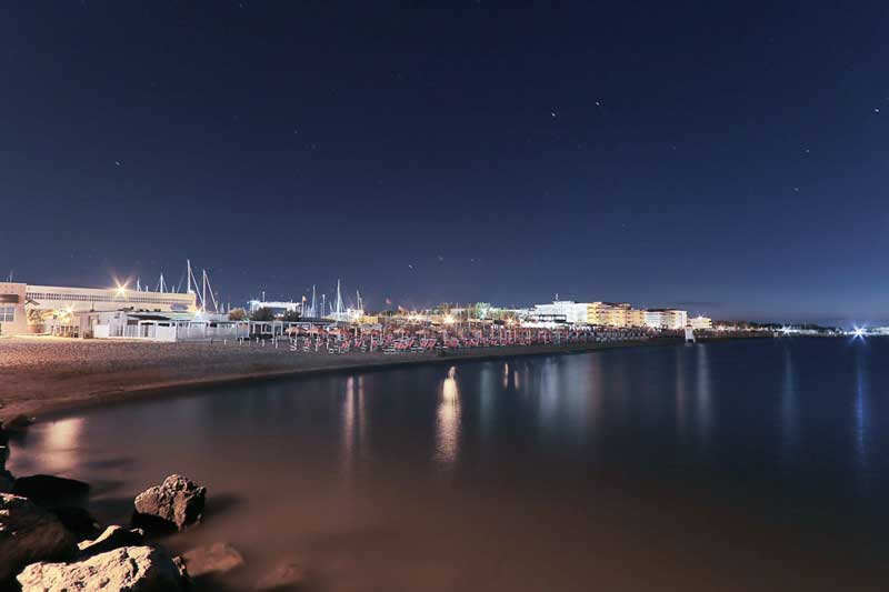 Sicurezza, dal primo giugno spiaggia illuminata di notte