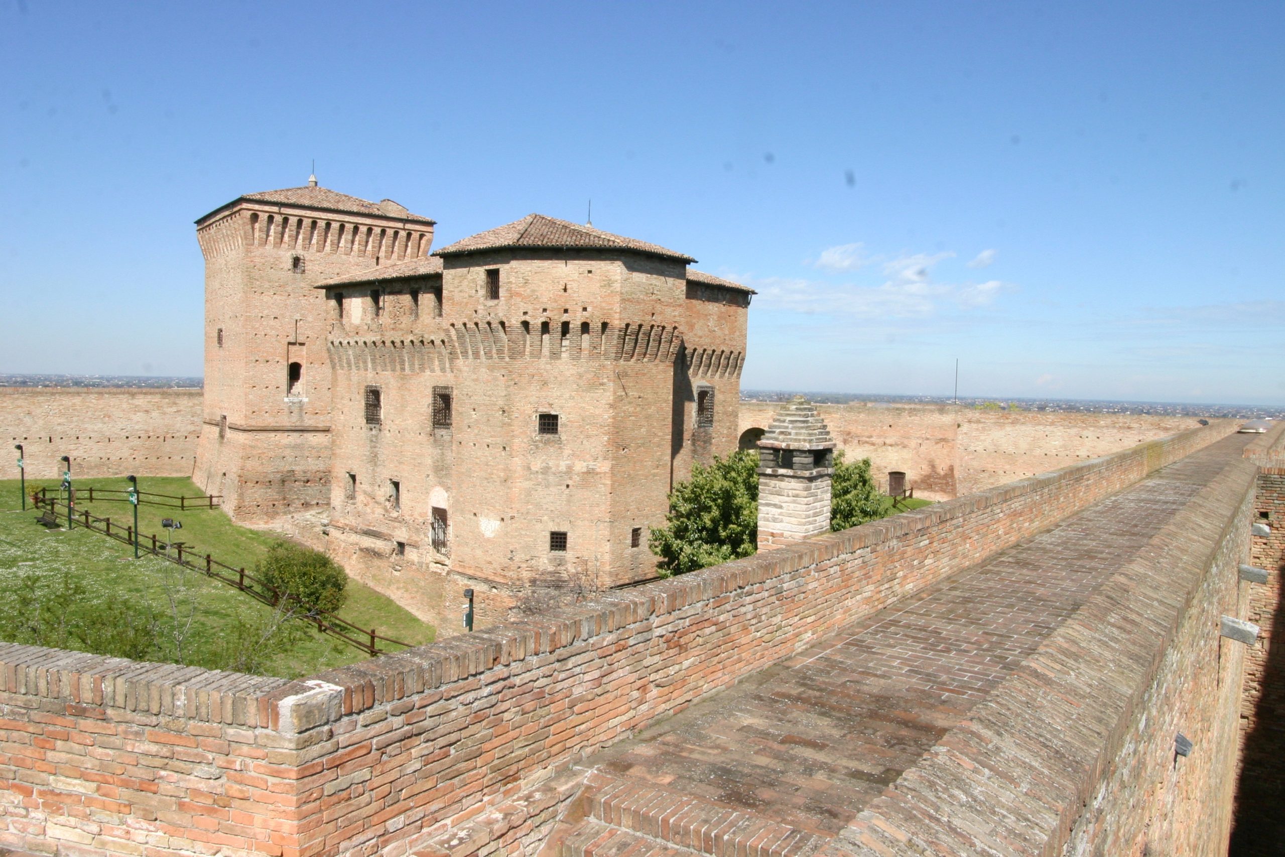 Rocca e Villa Silvia confermano i propri gestori