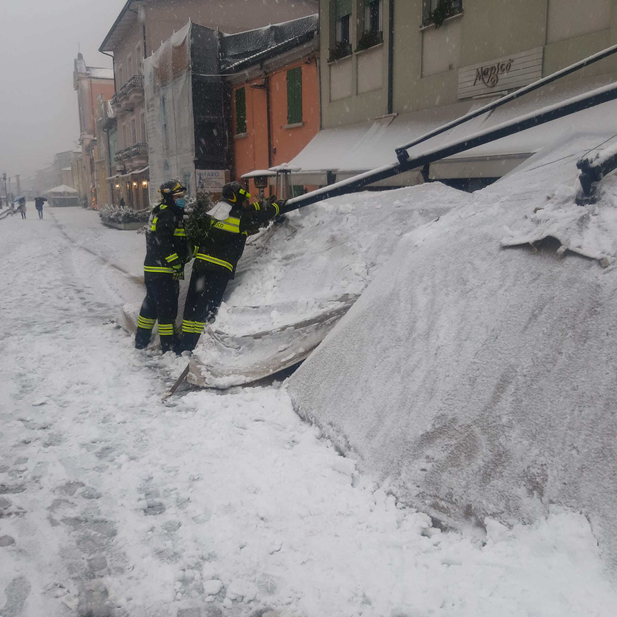 Neve, gli interventi dei vigili del fuoco