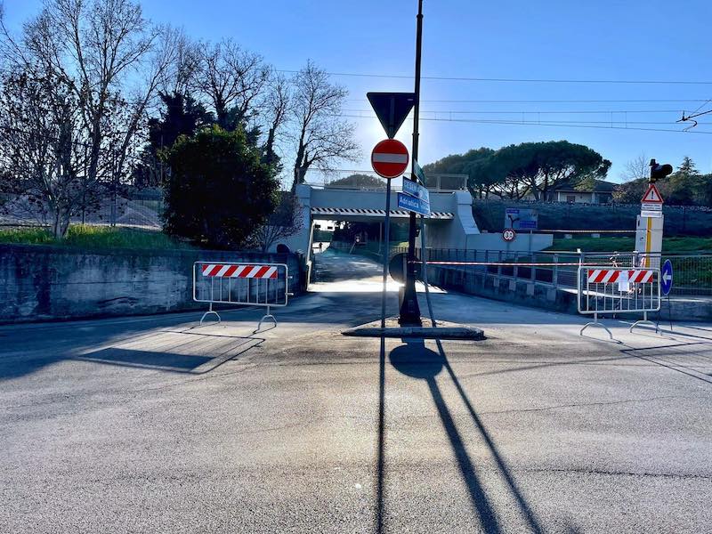 Riapre (in anticipo) il sottopasso di viale Trento