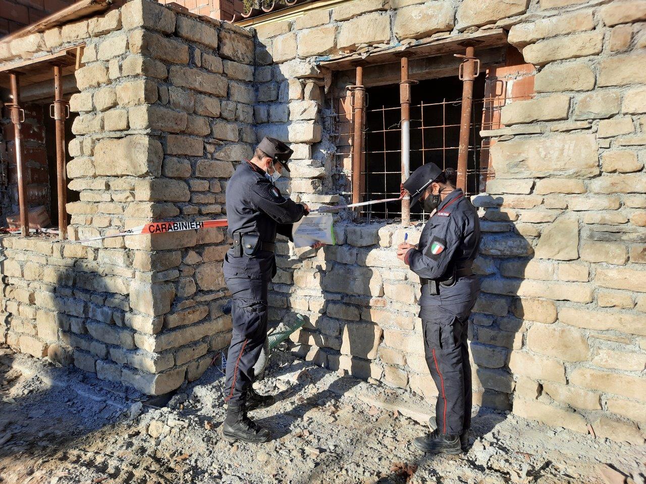 Casa di due piani abusiva scoperta dai Carabinieri