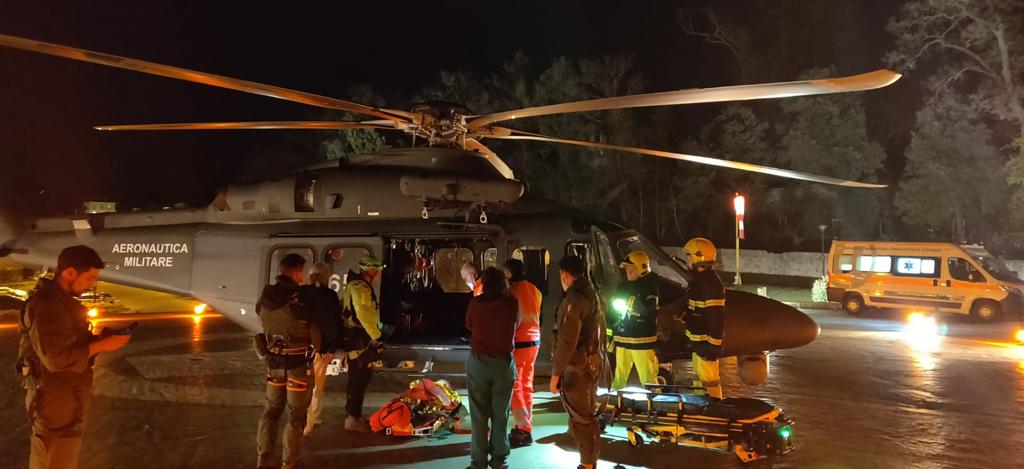 Elicottero militare per soccorrere donna ferita LE FOTO