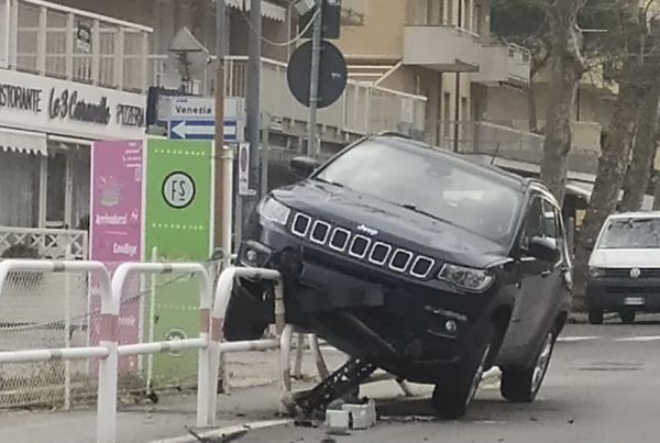 incidente viale carducci