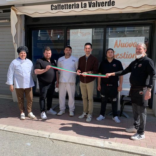 Ha inaugurato a Valverde il nuovo ristorante-bar-pizzeria “Il Corallo”