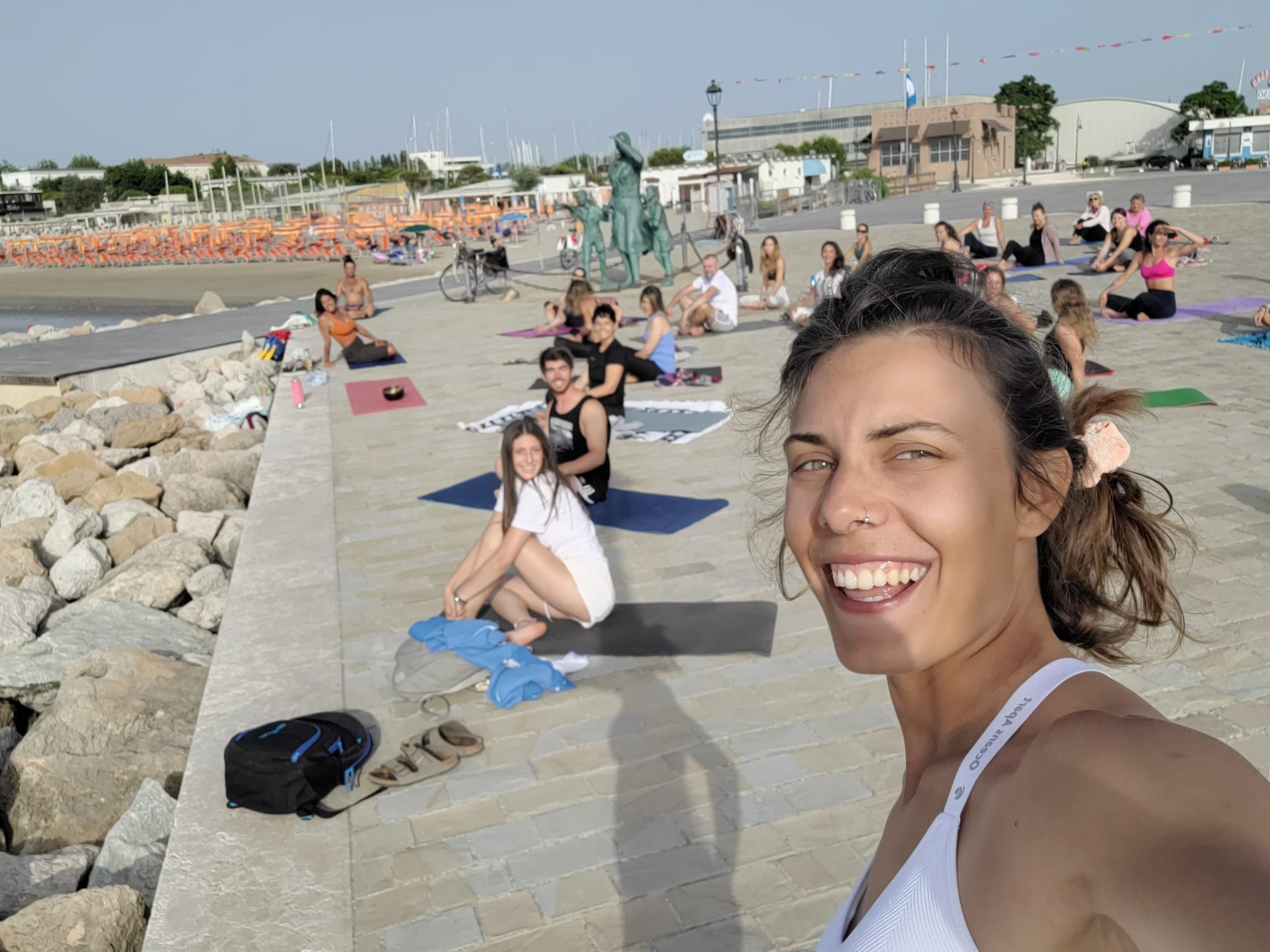 yoga in spiaggia