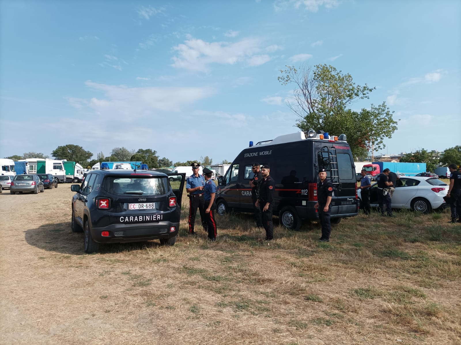 Controllo dei carabinieri e polizia locale ai giostrai