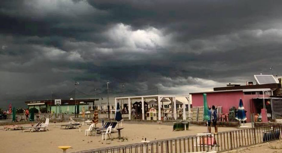 Nuova allerta meteo, ultima domenica di agosto col rischio temporale