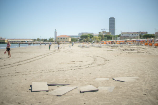 spiaggia maltempo