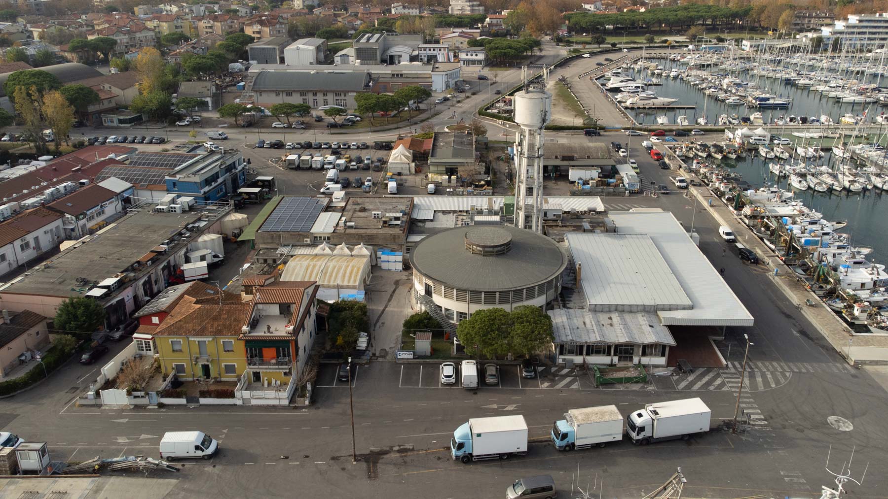 A scuola di verità, alunni al porto commerciale