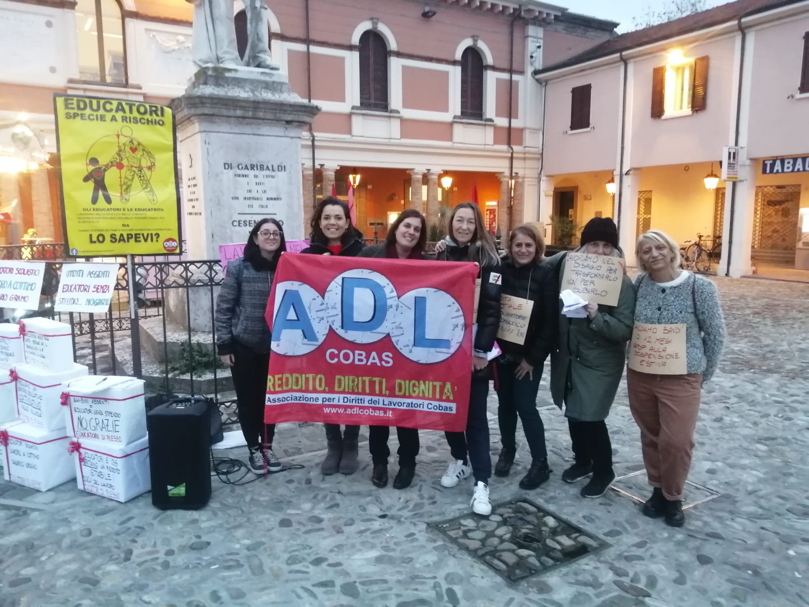 Educatrici in piazza per un futuro migliore