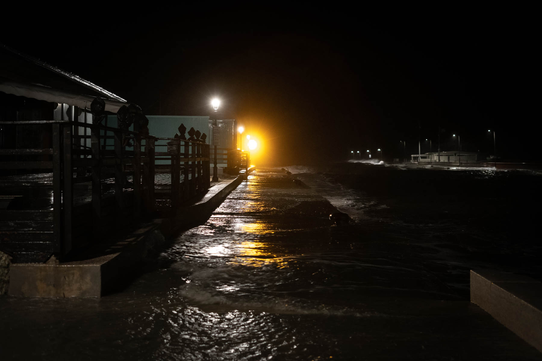 Maltempo, il vento non dà tregua a Cesenatico