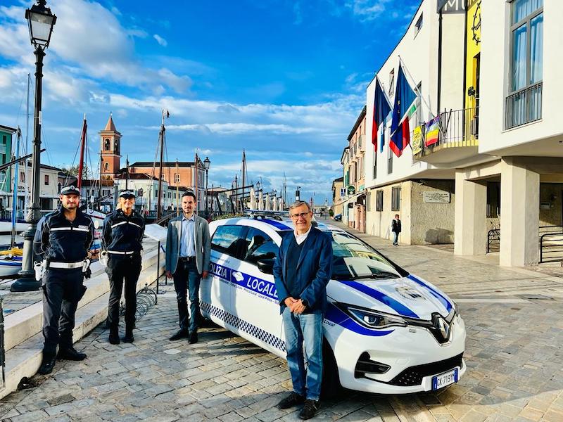 Pluripregiudicato fermato ai giardini al mare senza patente